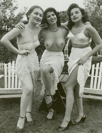 Vintage 1950s nude women full size