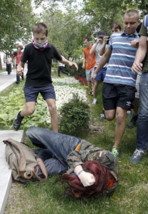 Russian gay pride parade 470X680 jpeg