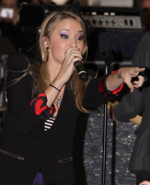 Emily osment upskirt 960X1181 jpeg