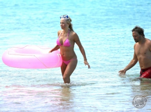 Pamela anderson rick 960X711 jpeg