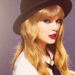 Taylor squirt red 500X500 jpeg