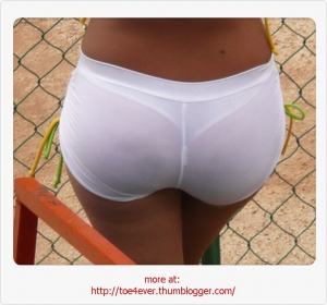 Candid visible panty line 791X740 jpeg