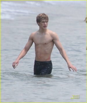 Lucas till shirtless 960X1128 jpeg