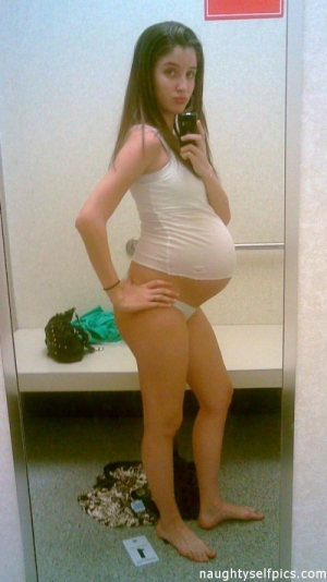Pregnant teen dressing room 500X891 jpeg