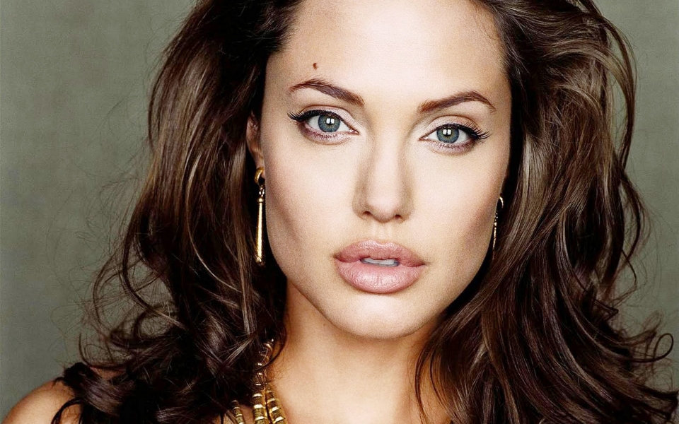 Angelina jolie as full size