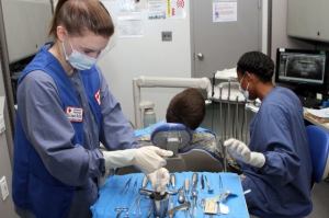 Dental assistant oral surgery 640X426 jpeg