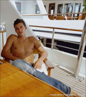 Orlando bloom toes 892X1002 jpeg