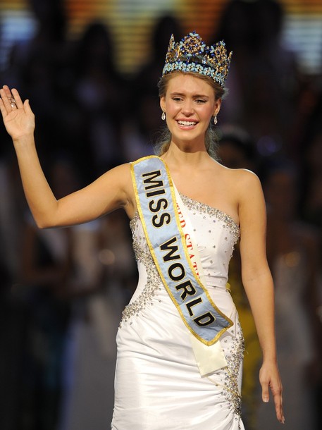 Miss world 2010 full size
