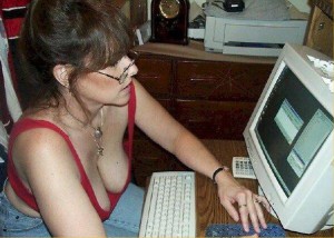 Mature downblouse braless 594X425 jpeg