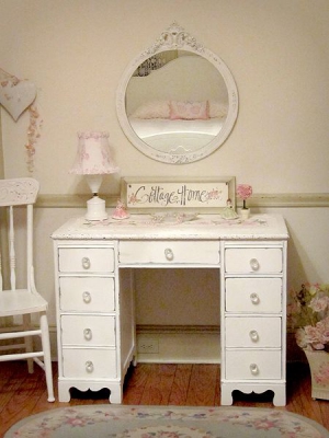 Vintage shabby chic vanity 450X600 jpeg