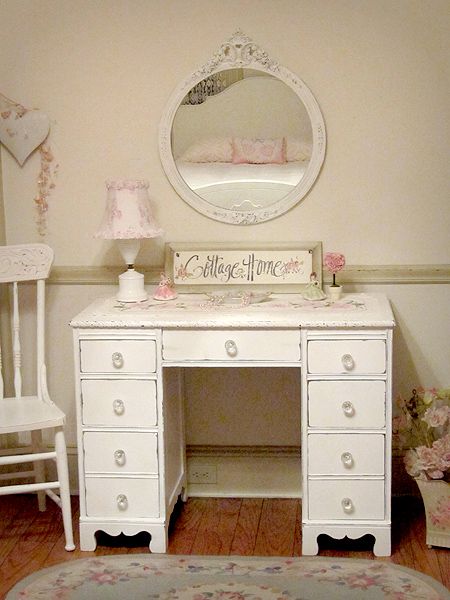 Vintage shabby chic vanity full size