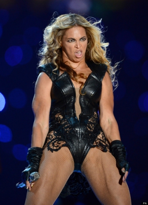 Beyonce and miley cyrus 570X794 jpeg