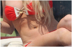 Lindsay lohan bikini 909X602 jpeg