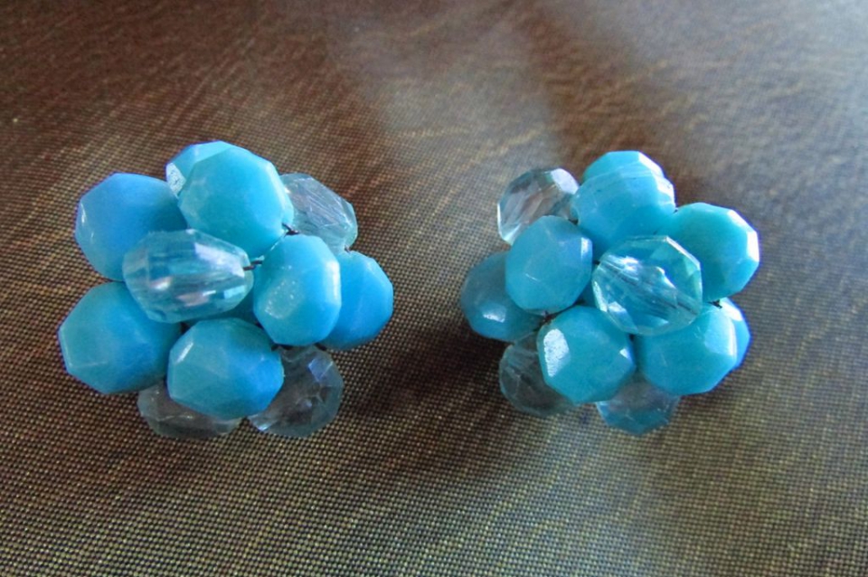 Vintage blue bead clip earring made in hong kong full size