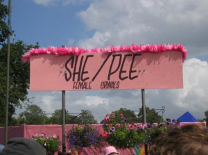 Teen girl pee standing 550X412 jpeg