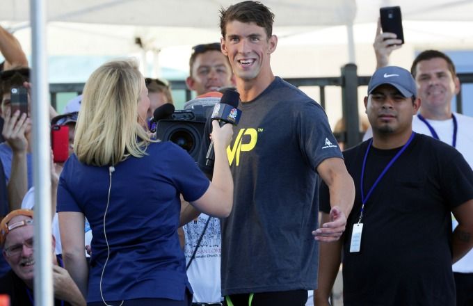 Michael phelps using a bong full size