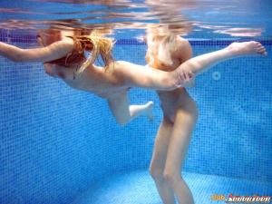 Nude swimming pool 960X720 jpeg