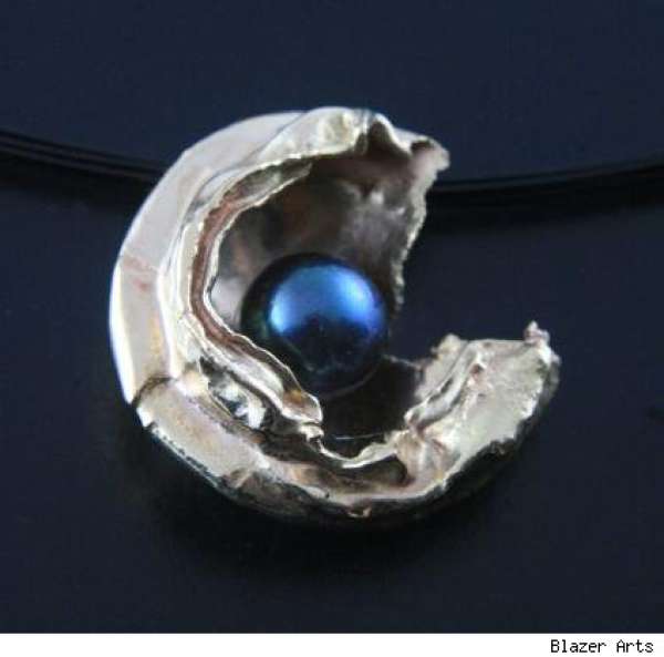Black oyster pearl full size