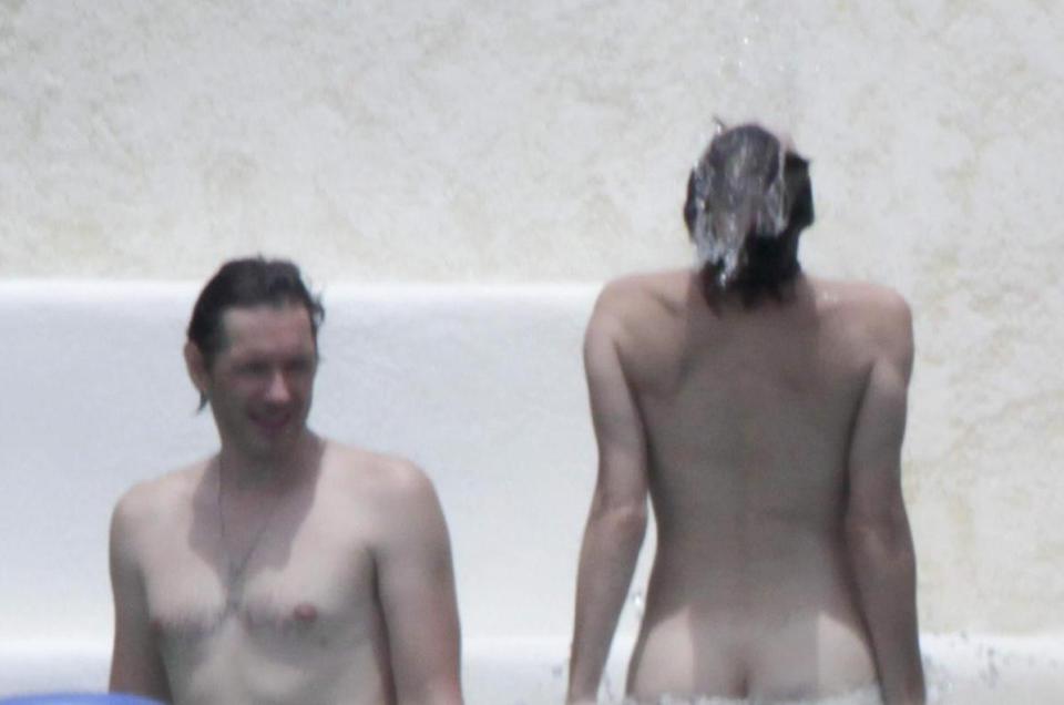 Milla jovovich paparazzi nude full size