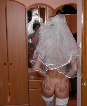 Brides and bridesmaids butts 768X942 jpeg