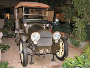 Henry ford personal background 960X720 jpeg