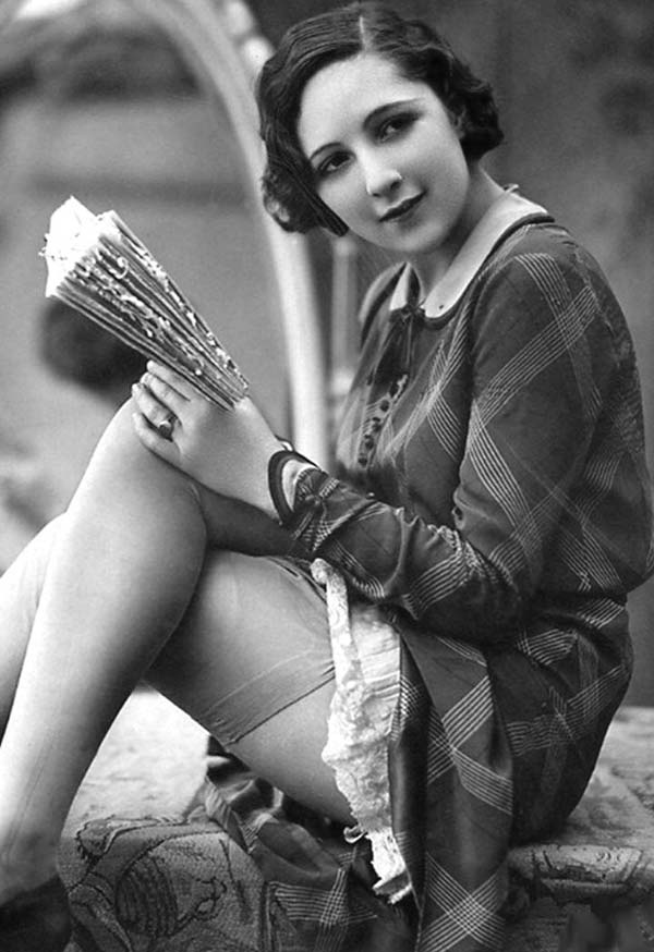 Vintage women portrait photography full size