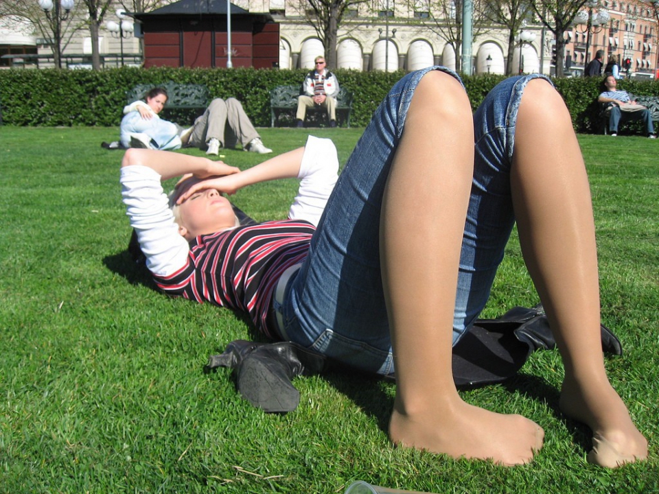 Pantyhose under jeans full size