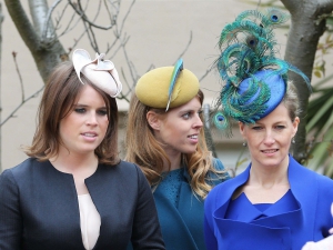 Princess beatrice and eugenie 2013 900X675 jpeg