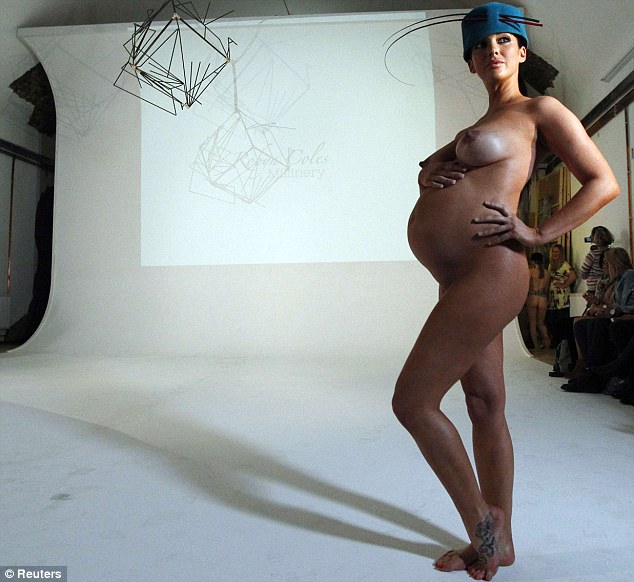 Pregnant nude runway models full size