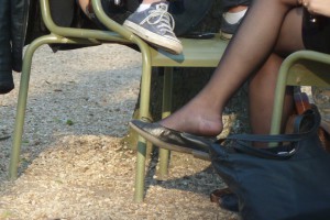 Hi res candid pantyhose feet 960X640 jpeg