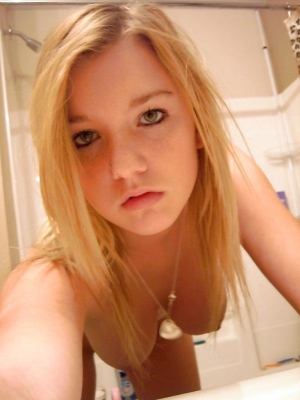 Cute young teen coed 768X1024 jpeg