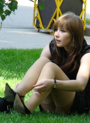 Public middle school upskirt 511X697 jpeg