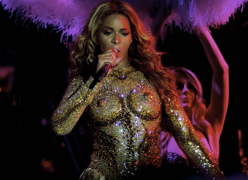 Beyonce nipple outfit full size