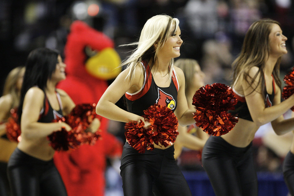 Louisville cardinals basketball cheerleaders full size