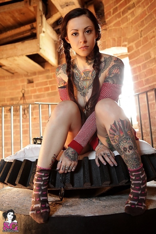 Girl nude gogo suicide full size