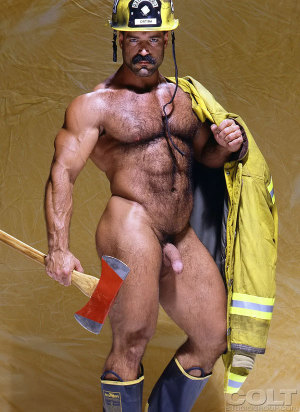 Naked fireman gay porn 600X824 jpeg