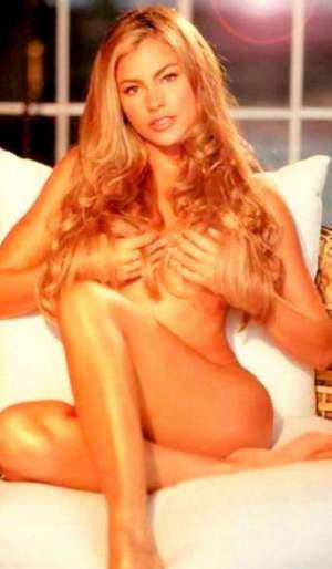 Modern family sofia vergara nude 600X1028 jpeg