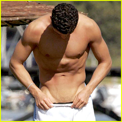 Cristiano ronaldo shirtless full size