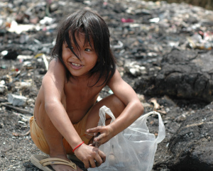 Cambodia little girl 960X773 jpeg