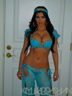 Kim kardashian as jasmine 409X547 jpeg