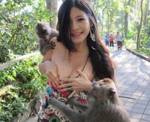 Monkey girl 500X408 jpeg