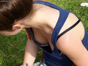 Hot milf downblouse 960X719 jpeg
