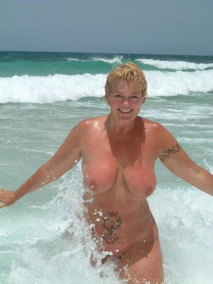 Mature nude beach milf 900X1200 jpeg