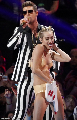 Robin thicke and miley cyrus 634X984 jpeg