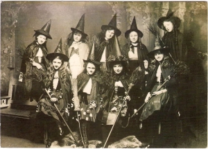 Vintage halloween witches 750X539 jpeg