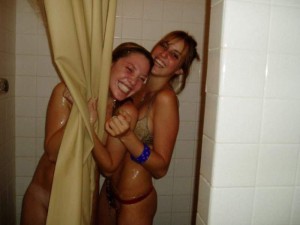 Candid voyeur nude girls 800X600 jpeg