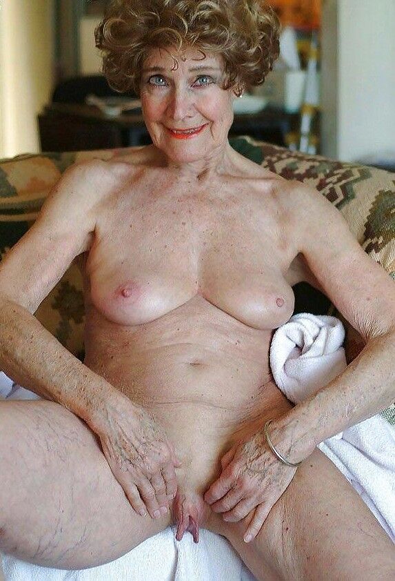 Mature lady nudist full size