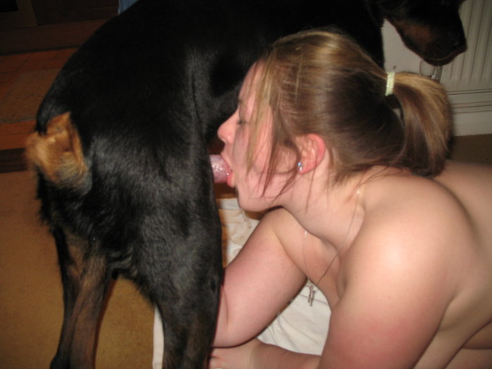 Amateur girl sucking dog cock full size