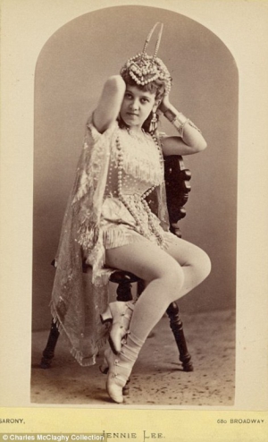 Vintage burlesque woman 470X774 jpeg