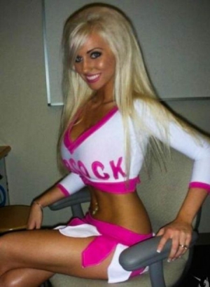 Real girls that look like barbie dolls 450X614 jpeg